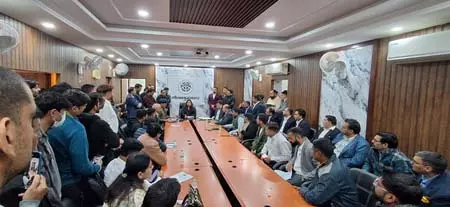 जिलाधिकारी ने सुरक्षा मानकों पर सभी क्लब-बार संचालकों को दिए सख्त निर्देश जिलाधिकारी ने सुरक्षा मानकों पर सभी क्लब-बार संचालकों को दिए सख्त निर्देश