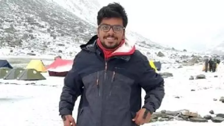 रेलवे ट्रैक से बचाए जाने के बाद IIT खड़गपुर के छात्र की फिर मौत हो गई। रेलवे ट्रैक से बचाए जाने के बाद IIT खड़गपुर के छात्र की फिर मौत हो गई।