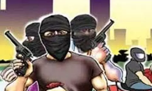 Bihar :गन प्वाइंट पर लूट,  जांच में जुटी पुलिस