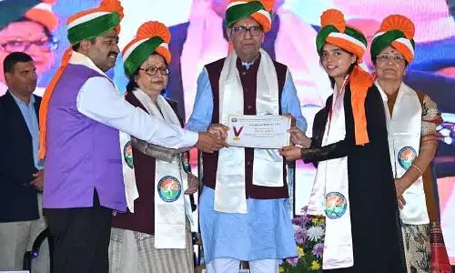 राज्यपाल ने छात्रों से कहा: राष्ट्र के समावेशी विकास में करें सार्थक योगदान