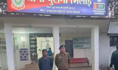 नर्सरी के पास शराब बेच रहा कोचिया गिरफ्तार
