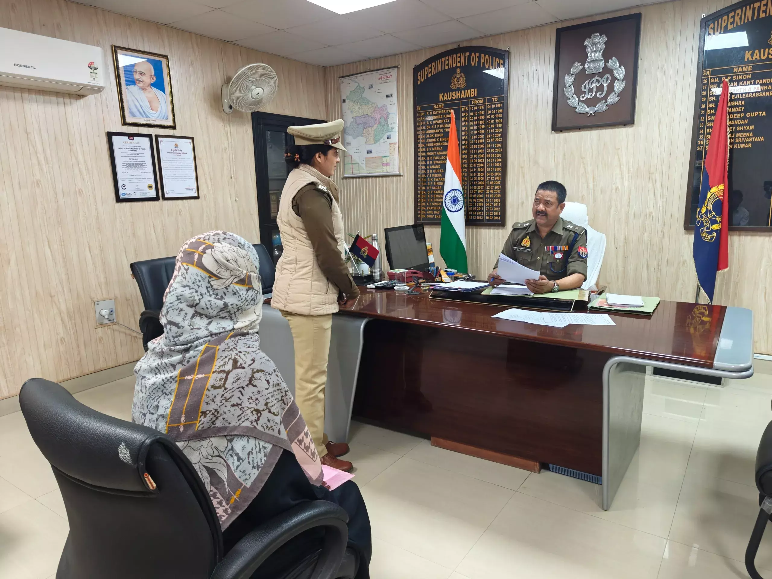 Kaushambi: जनता की शिकायतों पर पुलिस अधीक्षक ने फोकस किया Kaushambi: जनता की शिकायतों पर पुलिस अधीक्षक ने फोकस किया