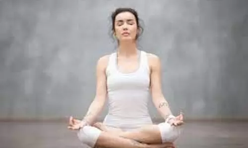 Yoga Poses :  पेट की चर्बी कम करने के लिए आज से ही शुरू करें ये आसान योग