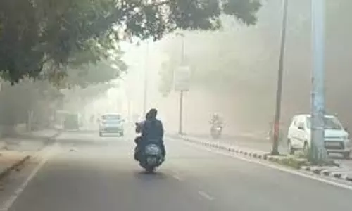 New Delhi: दिल्ली की हवा में खतरा, बच्चों पर पड़ सकता है गंभीर असर