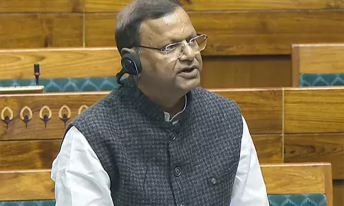 Govt: 8वें वेतन आयोग से 50 लाख कर्मचारियों और 69 लाख पेंशनर्स को फायदा होगा Govt: 8वें वेतन आयोग से 50 लाख कर्मचारियों और 69 लाख पेंशनर्स को फायदा होगा
