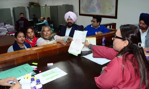 Punjab: AAP को शुरुआती बढ़त, 195 उम्मीदवार निर्विरोध चुने गए, 9,500 से ज़्यादा उम्मीदवार मैदान में