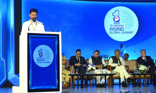 Telangana आर्थिक बदलाव के लिए तीन-ज़ोन मॉडल अपनाने वाला पहला राज्य है: सीएम रेड्डी Telangana आर्थिक बदलाव के लिए तीन-ज़ोन मॉडल अपनाने वाला पहला राज्य है: सीएम रेड्डी