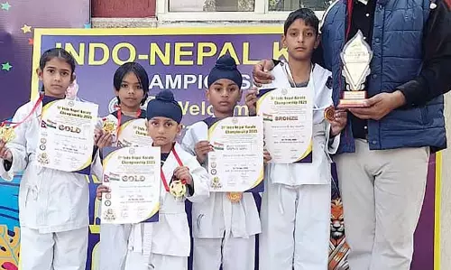 साधारण पृष्ठभूमि, बड़े सपने, Rurka Kalan के छात्र कराटे में मेडल जीतकर घर लाए