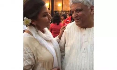 Shabana Azmi और जावेद अख्तर ने मनाई अपनी शादी की 41वीं सालगिरह Shabana Azmi और जावेद अख्तर ने मनाई अपनी शादी की 41वीं सालगिरह