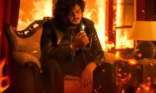 Vishal Mishra ने अपने जन्मदिन पर अपने पहले एल्बम पागलपन का फर्स्ट लुक जारी किया Vishal Mishra ने अपने जन्मदिन पर अपने पहले एल्बम पागलपन का फर्स्ट लुक जारी किया