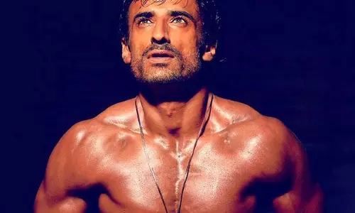 Rahul Dev ने 25 साल पुराने वायरल फिटनेस रील से नया फिटनेस बेंचमार्क बनाया
