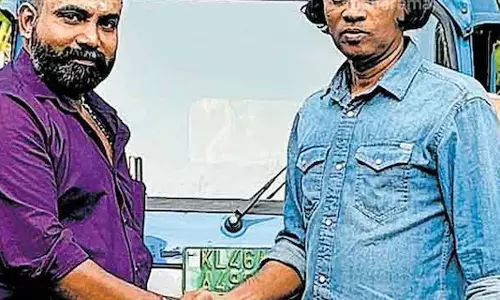Kerala : थ्रिसूर में निर्दलीय उम्मीदवार LDF, UDF, NDA को चुनौती देने के लिए एकजुट हुए Kerala : थ्रिसूर में निर्दलीय उम्मीदवार LDF, UDF, NDA को चुनौती देने के लिए एकजुट हुए
