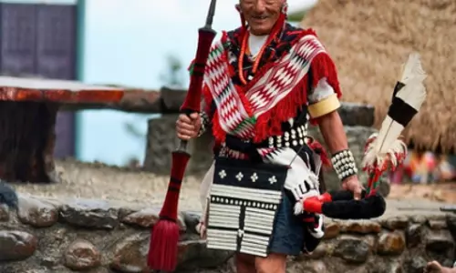 Nagaland हॉर्नबिल फेस्टिवल: आठवें दिन कलाकारों ने बिखेरा रंग और संस्कृति Nagaland हॉर्नबिल फेस्टिवल: आठवें दिन कलाकारों ने बिखेरा रंग और संस्कृति