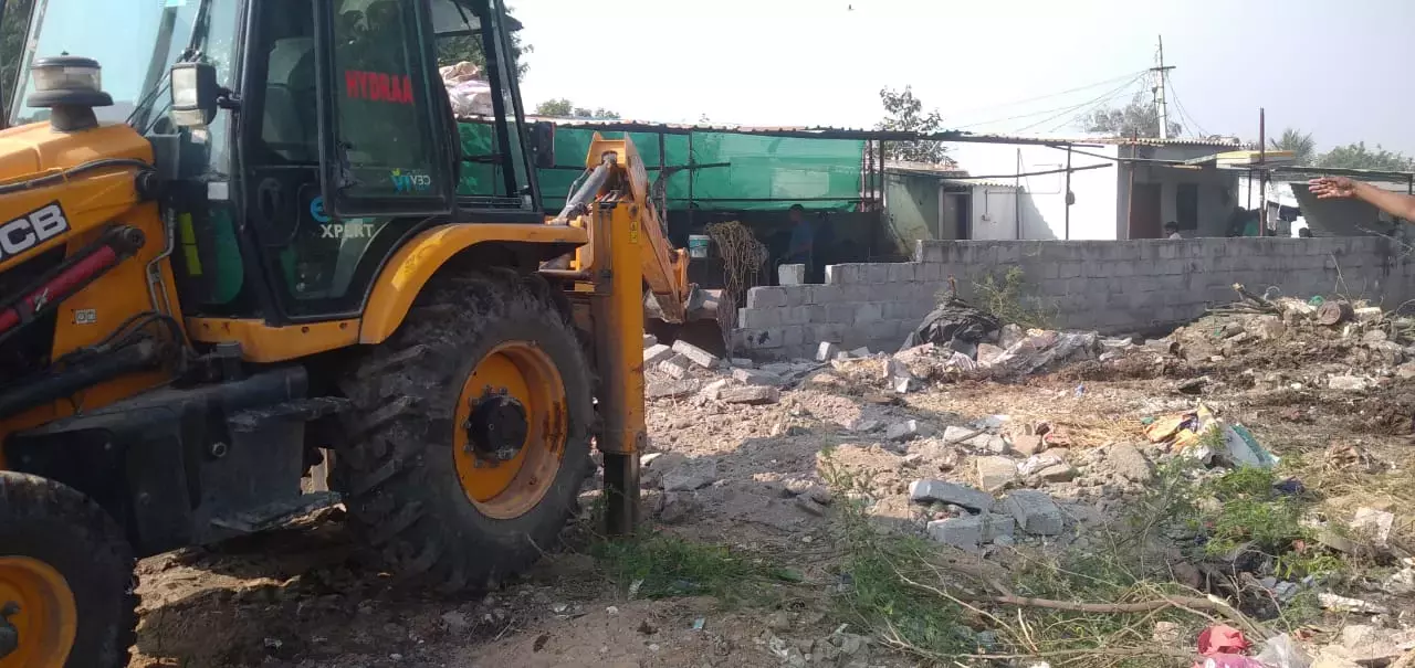 Telangana : HYDRAA ने 4 एकड़ अतिक्रमित कृषि भूमि को खाली कराया।
