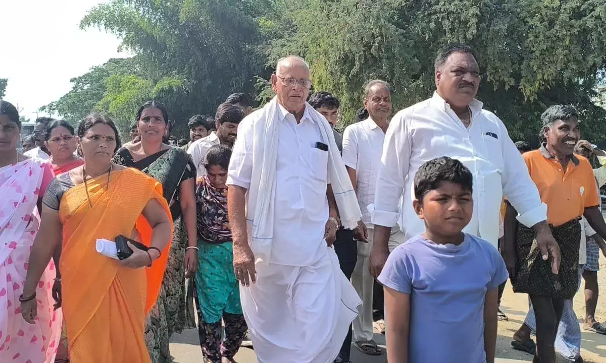 Telangana : खम्मम में 91 साल का व्यक्ति सरपंच पद के लिए चुनाव लड़ेगा Telangana : खम्मम में 91 साल का व्यक्ति सरपंच पद के लिए चुनाव लड़ेगा