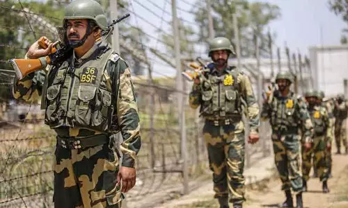 BSF ने पंजाब बॉर्डर पर ड्रग्स तस्करी की कोशिशों को नाकाम किया BSF ने पंजाब बॉर्डर पर ड्रग्स तस्करी की कोशिशों को नाकाम किया
