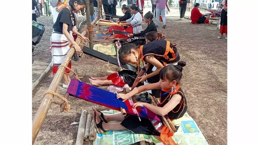 Nagaland : डिज़ेफे में 11वां नागा लोइनलूम फेस्टिवल चल रहा
