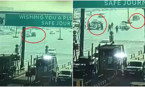 सोहना-गुरुग्राम रोड टोल प्लाजा पर एक्सीडेंट CCTV में कैद सोहना-गुरुग्राम रोड टोल प्लाजा पर एक्सीडेंट CCTV में कैद