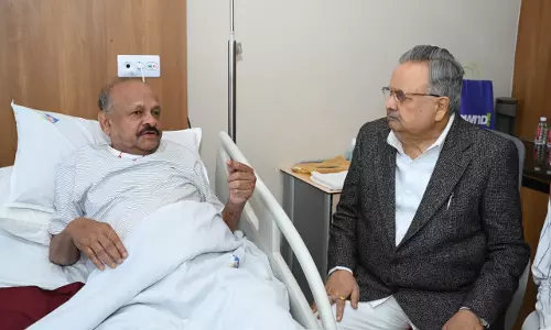 डॉ. रमन सिंह ने अस्पताल में भर्ती विधायक भैयालाल रजवाड़े से की मुलाकात डॉ. रमन सिंह ने अस्पताल में भर्ती विधायक भैयालाल रजवाड़े से की मुलाकात