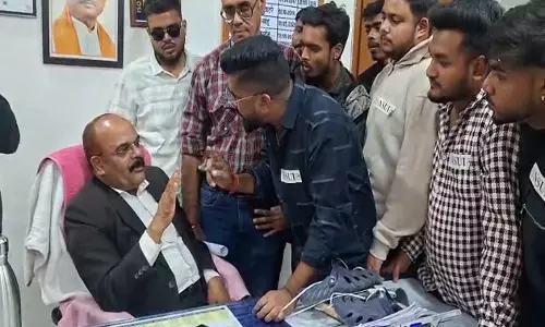 कल्याण कॉलेज में फिर हंगामा, प्रिंसिपल पर अभद्र व्यवहार के आरोप
