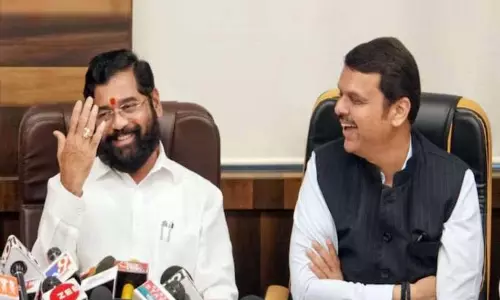 Fadnavis-Shinde ने शीतकालीन सत्र में एकता का दावा किया, विपक्ष पर आरोप लगाया। Fadnavis-Shinde ने शीतकालीन सत्र में एकता का दावा किया, विपक्ष पर आरोप लगाया।