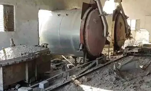 तेलंगाना के सूर्यापेट में सीमेंट फैक्ट्री में धमाका
