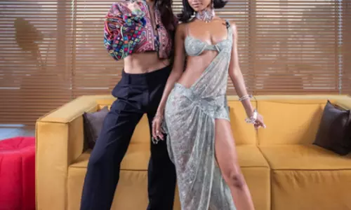 Jacqueline फर्नांडीज ने टायला के साथ पोज देते हुए उन्हें ‘सचमुच देवी’ कहा Jacqueline फर्नांडीज ने टायला के साथ पोज देते हुए उन्हें ‘सचमुच देवी’ कहा