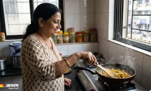 सावधान! नॉनस्टिक बर्तनों के साथ ये 5 काम Health के लिए खतरनाक सावधान! नॉनस्टिक बर्तनों के साथ ये 5 काम Health के लिए खतरनाक