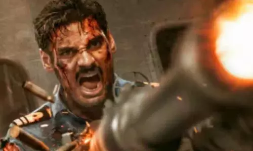 नेवी ऑफिसर अवतार में Ahan Shetty, ‘बॉर्डर 2’ का फर्स्ट लुक हुआ वायरल