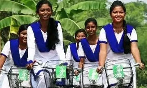 Bicycle की मरम्मत के लिए 500 टका लगने पर छात्र सबुजसाथी प्रोजेक्ट से नाराज़