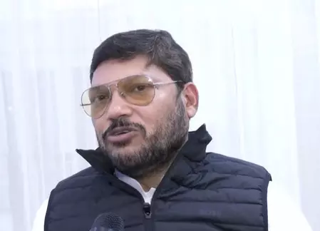 राष्ट्रगान और राष्ट्रीय गीत का सम्मान नहीं करने वाले लोग राजनीति कर रहे : सपा सांसद नीरज कुशवाहा राष्ट्रगान और राष्ट्रीय गीत का सम्मान नहीं करने वाले लोग राजनीति कर रहे : सपा सांसद नीरज कुशवाहा