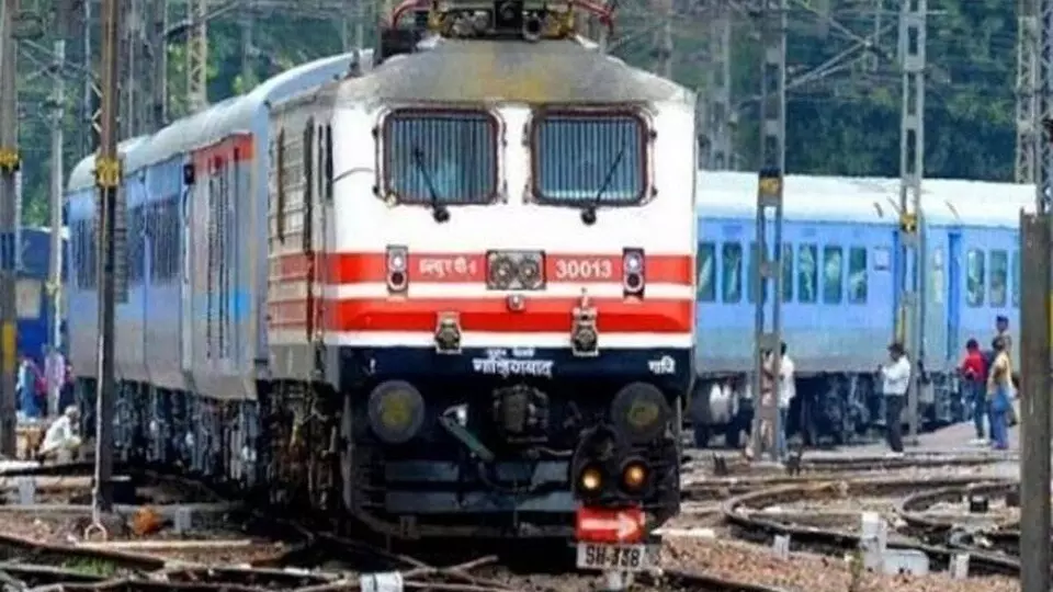 New Delhi: रेलवे ने तेज स्पीड के लिए कारणों का किया खुलासा New Delhi: रेलवे ने तेज स्पीड के लिए कारणों का किया खुलासा