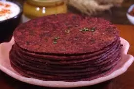 Beetroot Roti Recipe: रोज के नाश्ते को बनाएं खास, तैयार करें हेल्दी बीटरूट रोटी Beetroot Roti Recipe: रोज के नाश्ते को बनाएं खास, तैयार करें हेल्दी बीटरूट रोटी