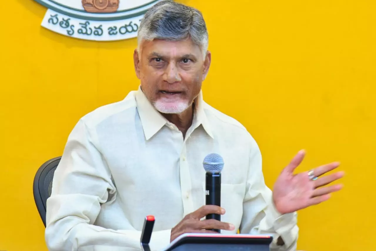 Chandrababu Naidu: डिगो द्वारा FDTL नियमों का पालन न करने से संकट पैदा हुआ Chandrababu Naidu: डिगो द्वारा FDTL नियमों का पालन न करने से संकट पैदा हुआ
