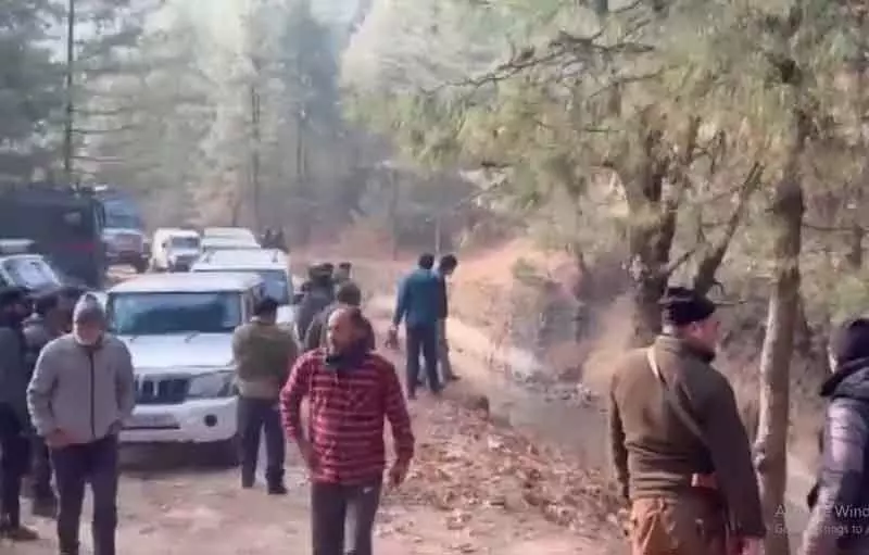लाल किला ब्लास्ट: NIA ने Anantnag में तलाशी अभियान चलाया लाल किला ब्लास्ट: NIA ने Anantnag में तलाशी अभियान चलाया