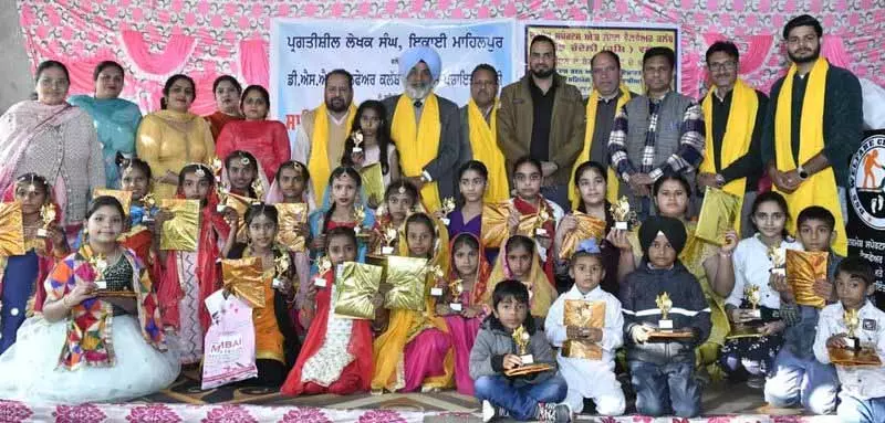 Jalandhar: प्रगतिशील लेखक संघ ने साहित्यिक और सांस्कृतिक कार्यक्रम आयोजित किया Jalandhar: प्रगतिशील लेखक संघ ने साहित्यिक और सांस्कृतिक कार्यक्रम आयोजित किया