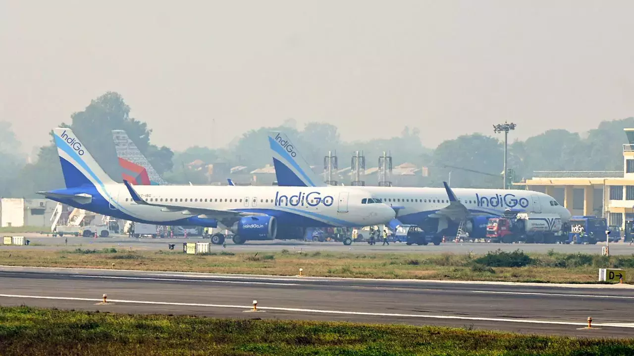 Chandigarh: फ्लाइट रद्द होने से यात्रियों को झेलनी पड़ी असुविधा Chandigarh: फ्लाइट रद्द होने से यात्रियों को झेलनी पड़ी असुविधा