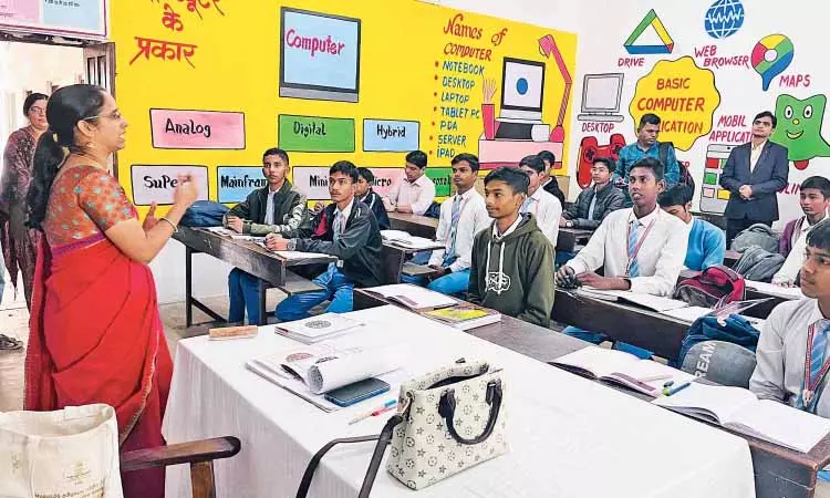 Varanasi के वणक्कम में छात्रों ने तमिल को अपनाया Varanasi के वणक्कम में छात्रों ने तमिल को अपनाया