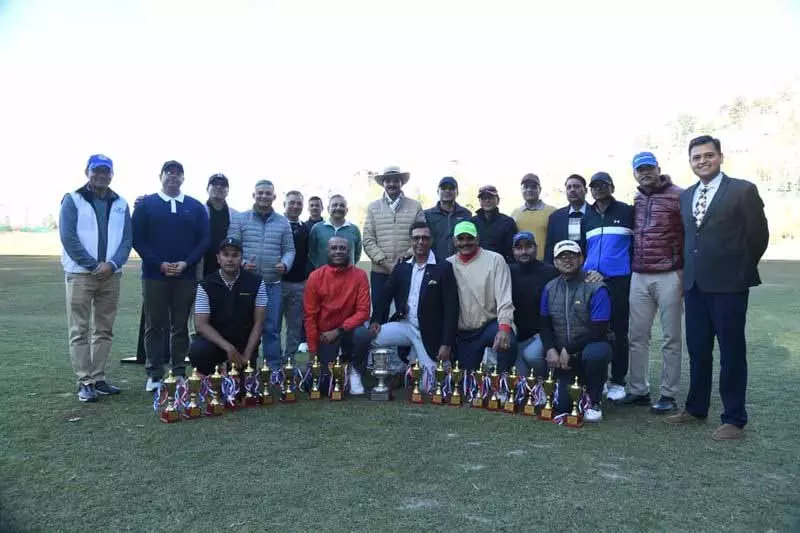 सेना ने शानदार जीत हासिल की, ARTRAC ने जोश भरे आर्मी-सिविल गोल्फ मुकाबले में शानदार प्रदर्शन किया सेना ने शानदार जीत हासिल की, ARTRAC ने जोश भरे आर्मी-सिविल गोल्फ मुकाबले में शानदार प्रदर्शन किया