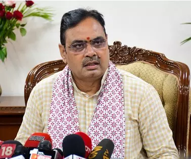 जल जीवन मिशन विवाद: CM ने 6 अधिकारियों को नोटिस, 14 और जांच के दायरे में जल जीवन मिशन विवाद: CM ने 6 अधिकारियों को नोटिस, 14 और जांच के दायरे में