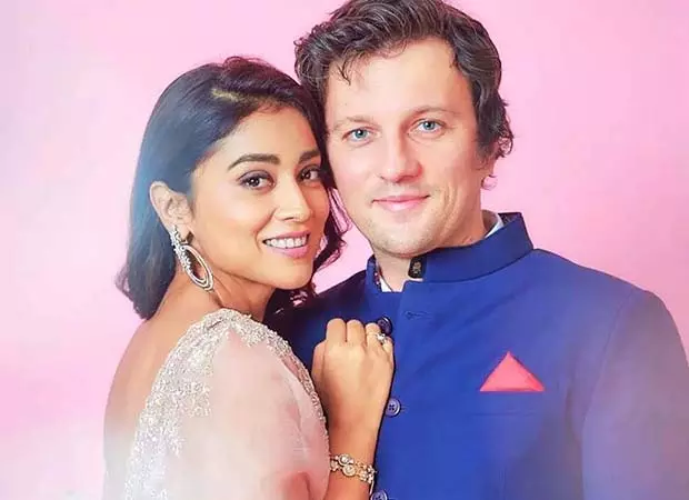 Shriya Saran ने पति एंड्रेई कोशेव के साथ शुरुआती रोमांस को याद किया। Shriya Saran ने पति एंड्रेई कोशेव के साथ शुरुआती रोमांस को याद किया।