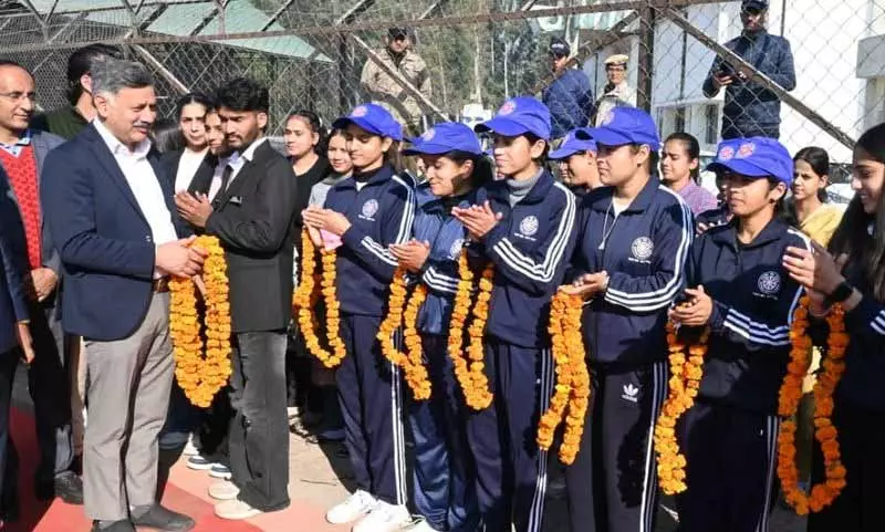 Dharmani ने बिलासपुर में एथलेटिक्स मीट का उद्घाटन किया Dharmani ने बिलासपुर में एथलेटिक्स मीट का उद्घाटन किया