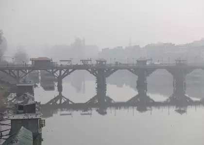 Kashmir में तेज़ ठंड जारी, बर्फबारी का कोई अनुमान नहीं Kashmir में तेज़ ठंड जारी, बर्फबारी का कोई अनुमान नहीं