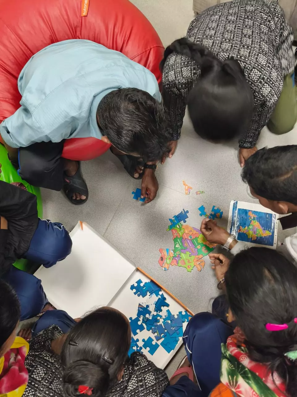 आत्मसमर्पित माओवादियों को मुख्यधारा से जोड़ने सकारात्मक पहल आत्मसमर्पित माओवादियों को मुख्यधारा से जोड़ने सकारात्मक पहल
