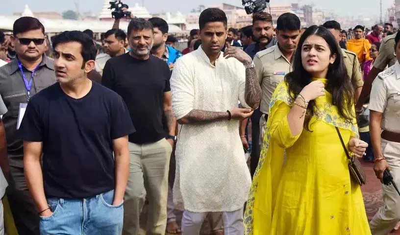 Team India के क्रिकेटरों ने पुरी जगन्नाथ का दौरा किया Team India के क्रिकेटरों ने पुरी जगन्नाथ का दौरा किया