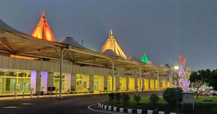 Jammu एयरपोर्ट पर नए सिविल एन्क्लेव का 42% निर्माण कार्य पूरा हो गया है Jammu एयरपोर्ट पर नए सिविल एन्क्लेव का 42% निर्माण कार्य पूरा हो गया है