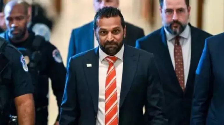पूर्व FBI एजेंटों ने विरोध प्रदर्शन के कारण नौकरी से निकाले जाने पर काश पटेल पर मुकदमा किया पूर्व FBI एजेंटों ने विरोध प्रदर्शन के कारण नौकरी से निकाले जाने पर काश पटेल पर मुकदमा किया