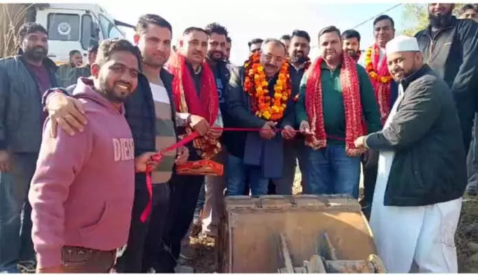 JAMMU: रंधावा ने छाता में क्रेट का काम शुरू किया JAMMU: रंधावा ने छाता में क्रेट का काम शुरू किया