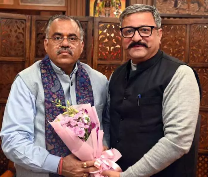 ज़ोरावर ने चुघ से मुलाकात की, J&K में बीजेपी को मज़बूत करने के उपायों पर चर्चा की ज़ोरावर ने चुघ से मुलाकात की, J&K में बीजेपी को मज़बूत करने के उपायों पर चर्चा की