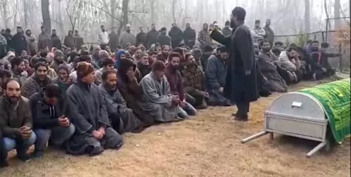MCCH अनंतनाग में कथित लापरवाही के कारण महिला की मौत MCCH अनंतनाग में कथित लापरवाही के कारण महिला की मौत